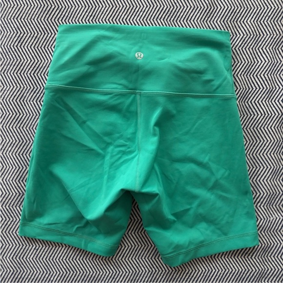 Lulu shorts size 6 - Picture 4 of 5